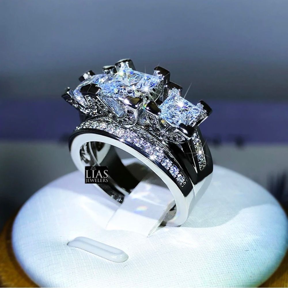 New 18k white gold wedding ring set